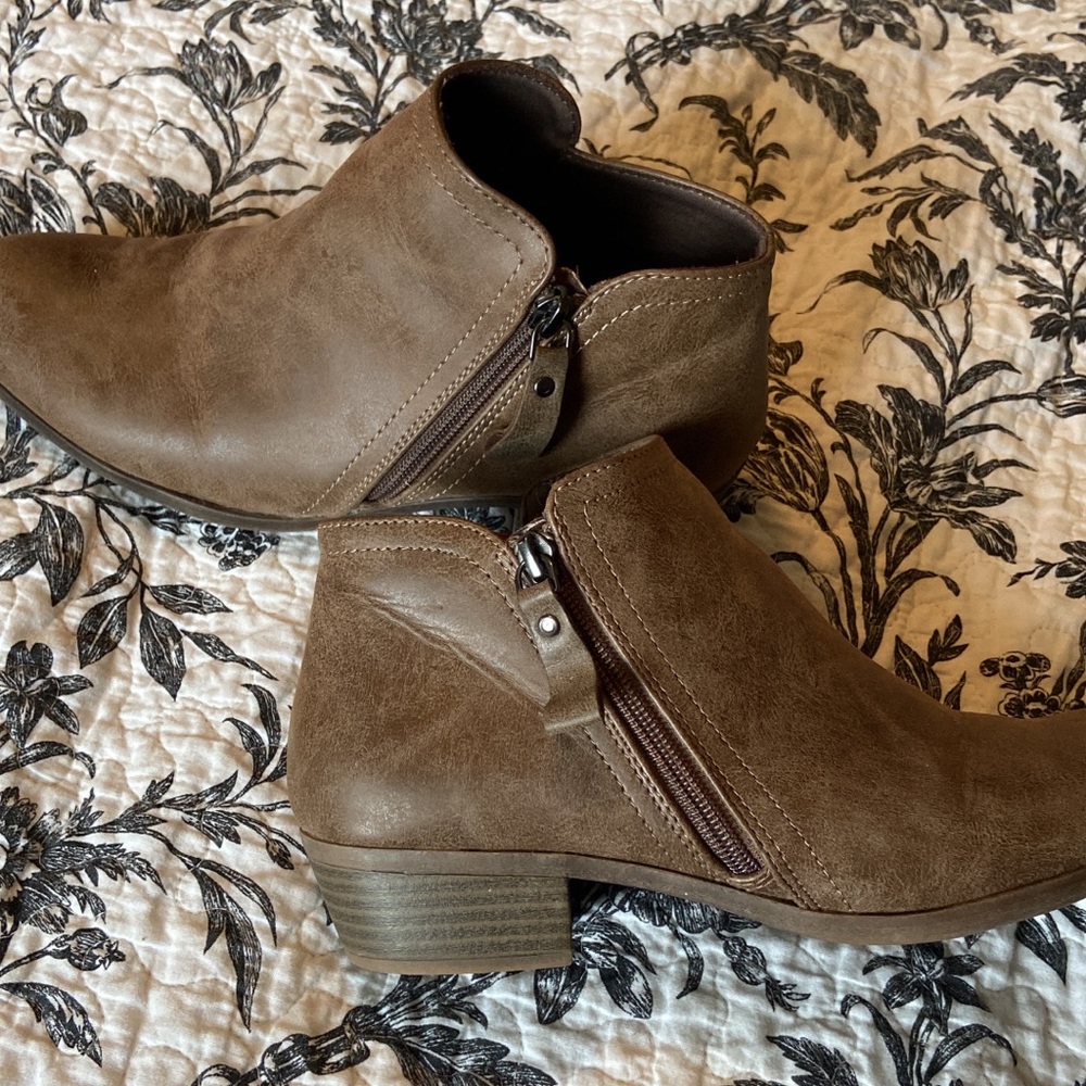 Women’s ankle boots